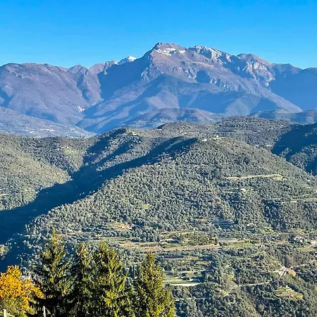 Penthouse With Views Of The Alps, Perinaldo. Apartment *
