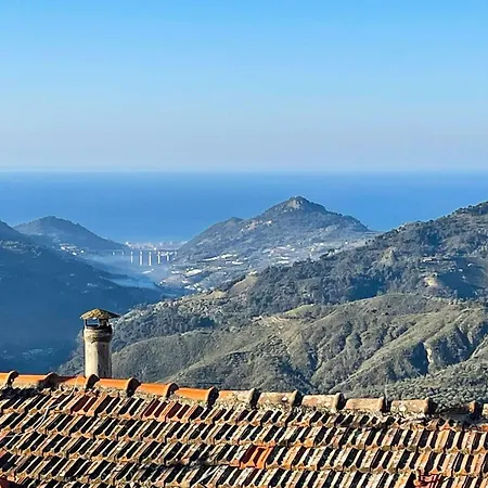 Penthouse With Views Of The Alps, Perinaldo. Apartment *