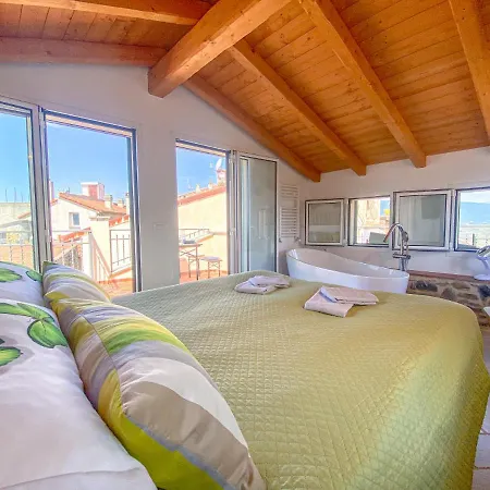 Penthouse With Views Of The Alps, Perinaldo. Apartment *