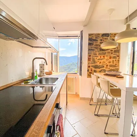 Penthouse With Views Of The Alps, Perinaldo. Apartment Perinaldo