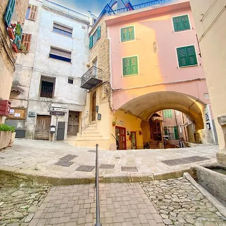 Penthouse With Views Of The Alps, Perinaldo. * Perinaldo