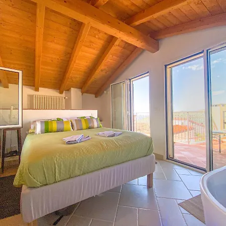 Apartament Penthouse With Views Of The Alps, Perinaldo. *